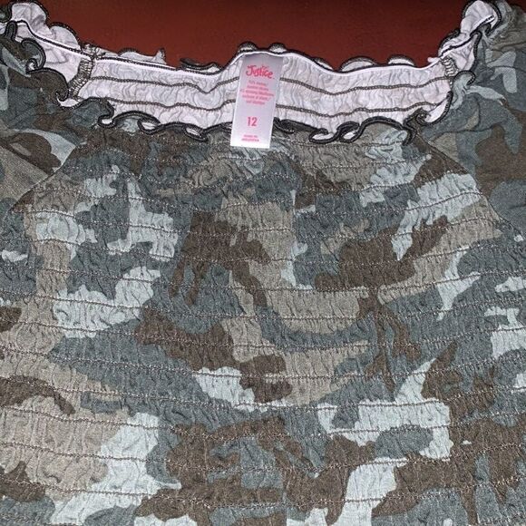 Justice size 12 shirt  - Picture 2 of 6